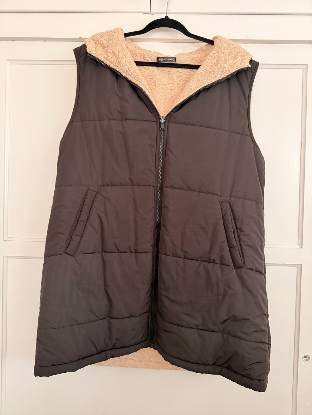 Women's Long Puffer Vest with Sherpa Lining - Black
